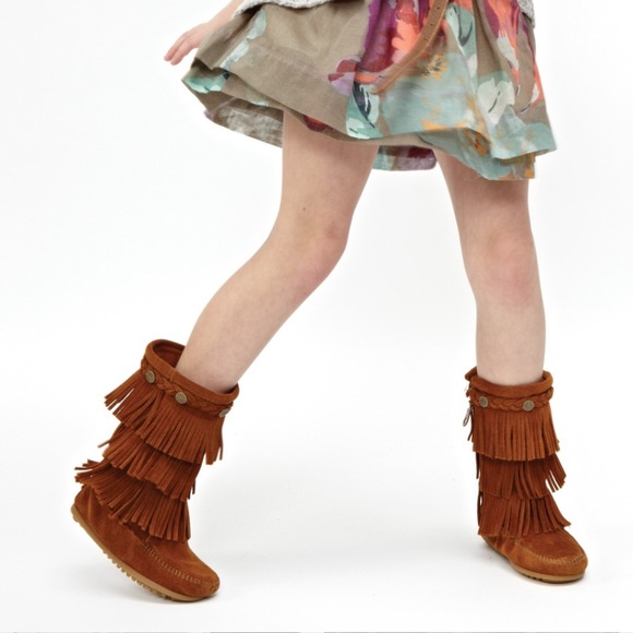 minnetonka fringe boots kids